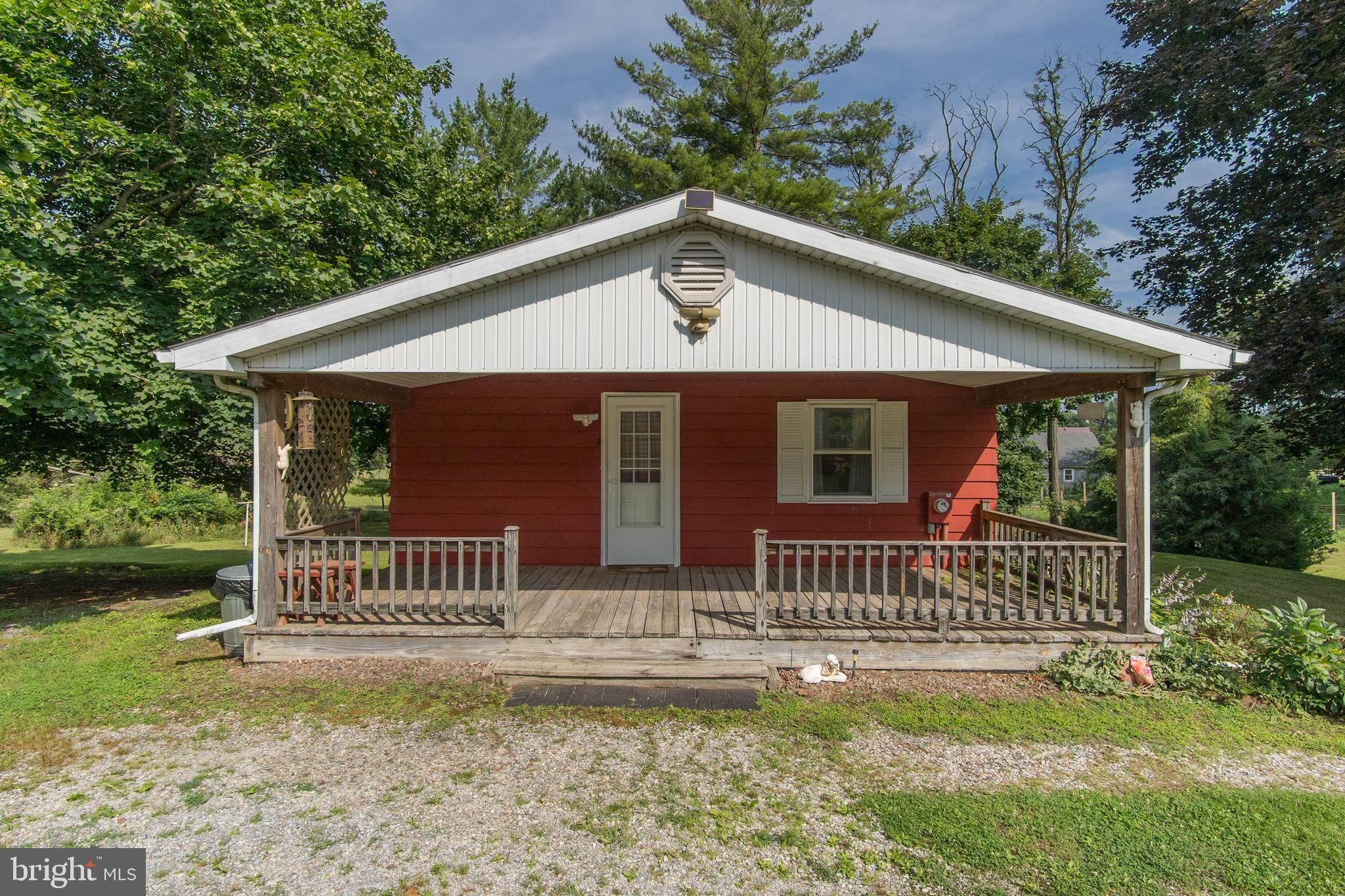 13348 Greensburg Road Smithsburg, MD 21783 - Photo 7 of 39 Side deck