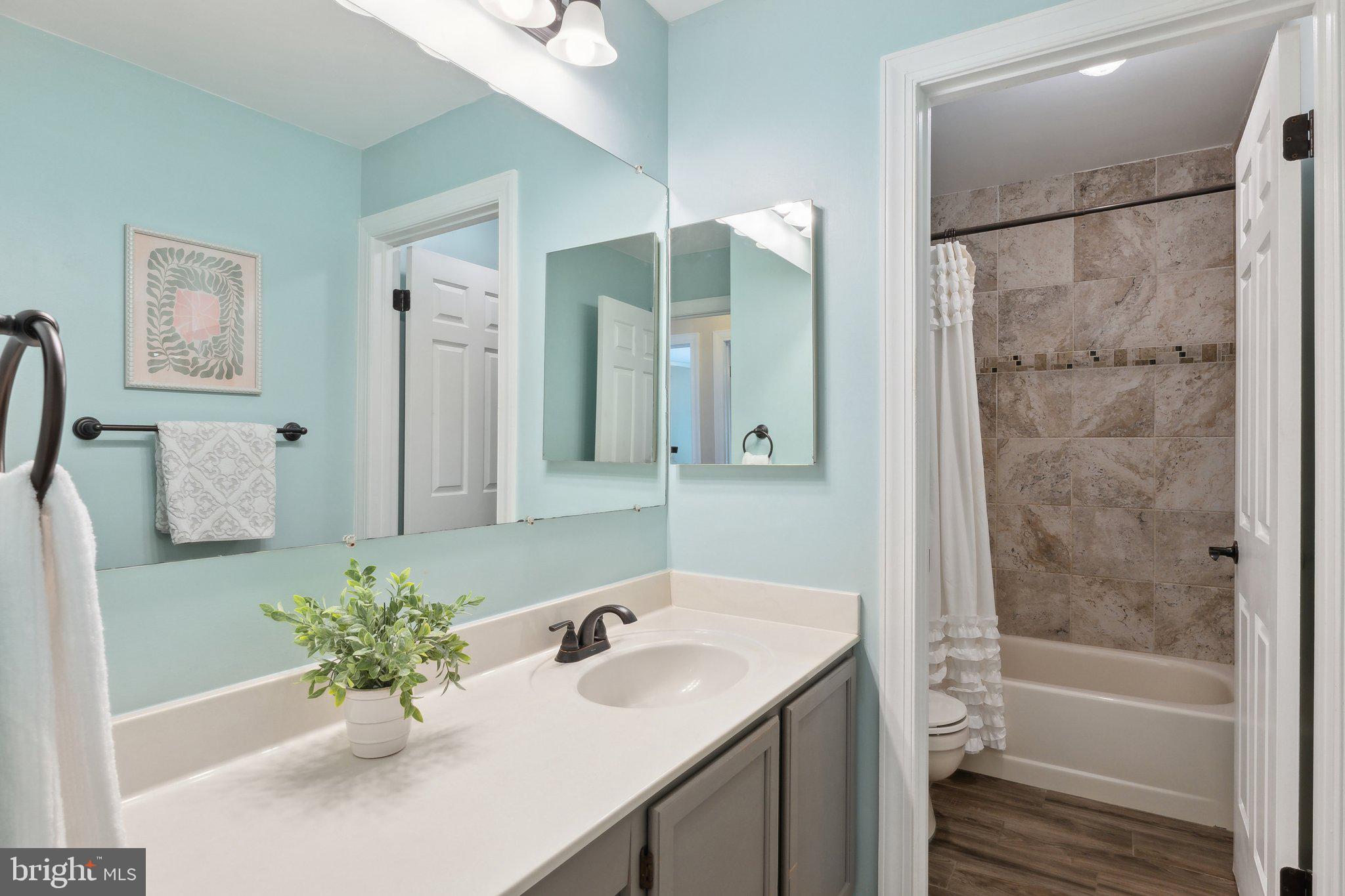 1214 Ambridge Road Bel Air, MD 21014 - Photo 27 of 52 Hallway Full Bath