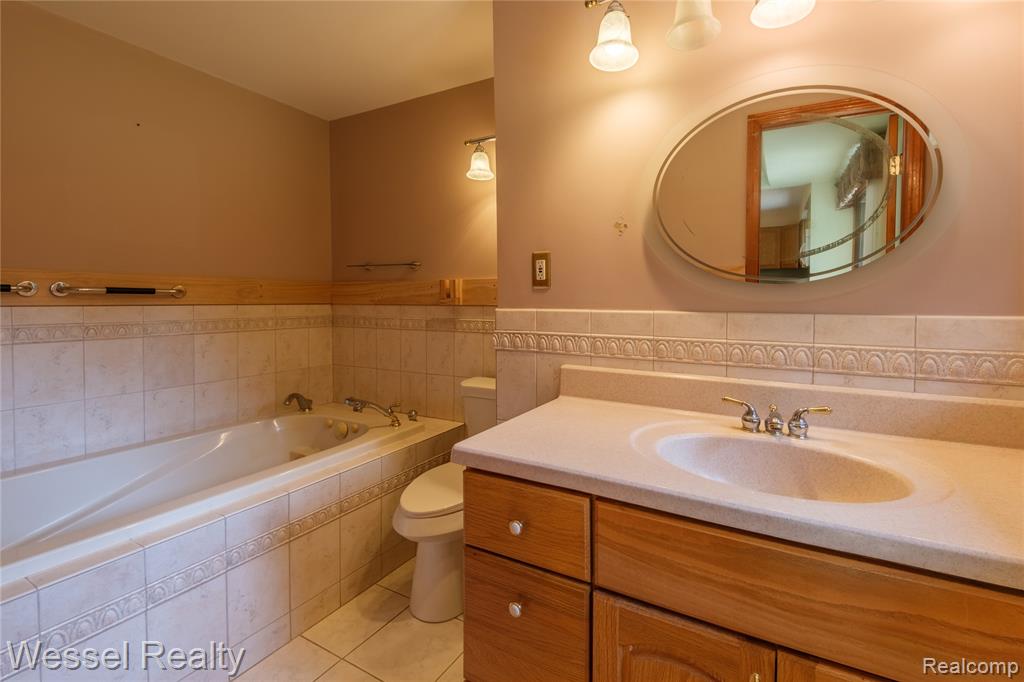2465 Texter Road Leonard, MI 48367 - Photo 14 of 43