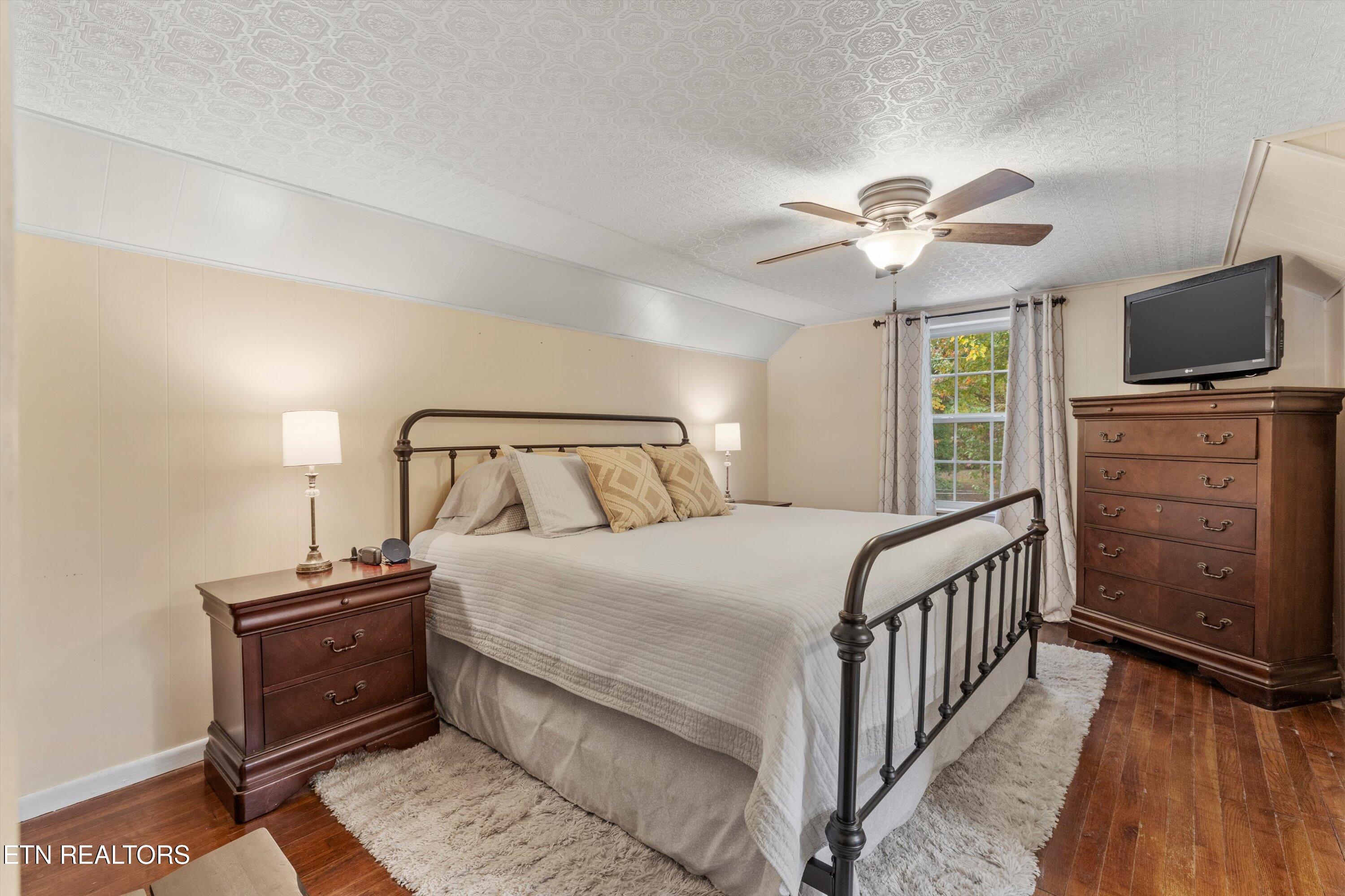 5702-5704 Wise Springs Road Knoxville, TN 37918 - Photo 17 of 36 20-5704 Wise Springs Rd-32