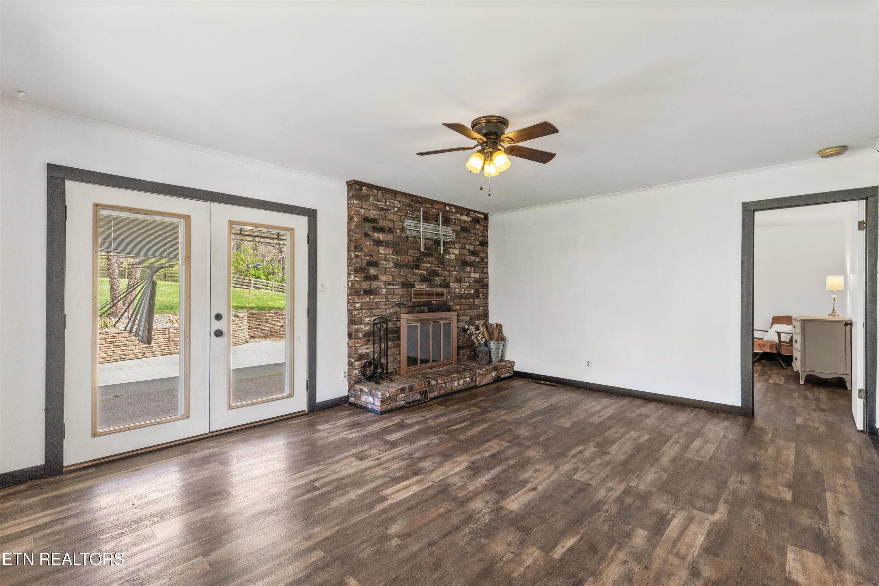5702-5704 Wise Springs Road Knoxville, TN 37918 - Photo 20 of 36 10-5704 Wise Springs Rd25