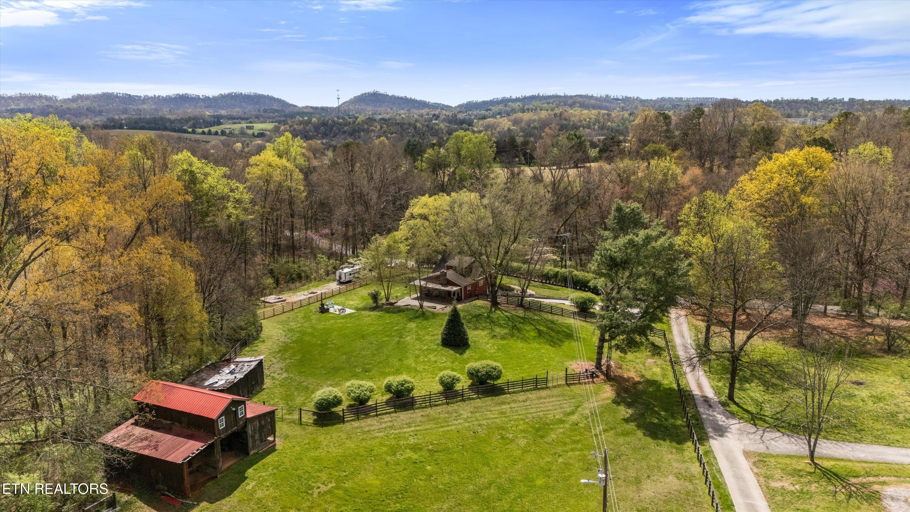 5702-5704 Wise Springs Road Knoxville, TN 37918 - Photo 34 of 36 28-5704 Wise Springs Rd03