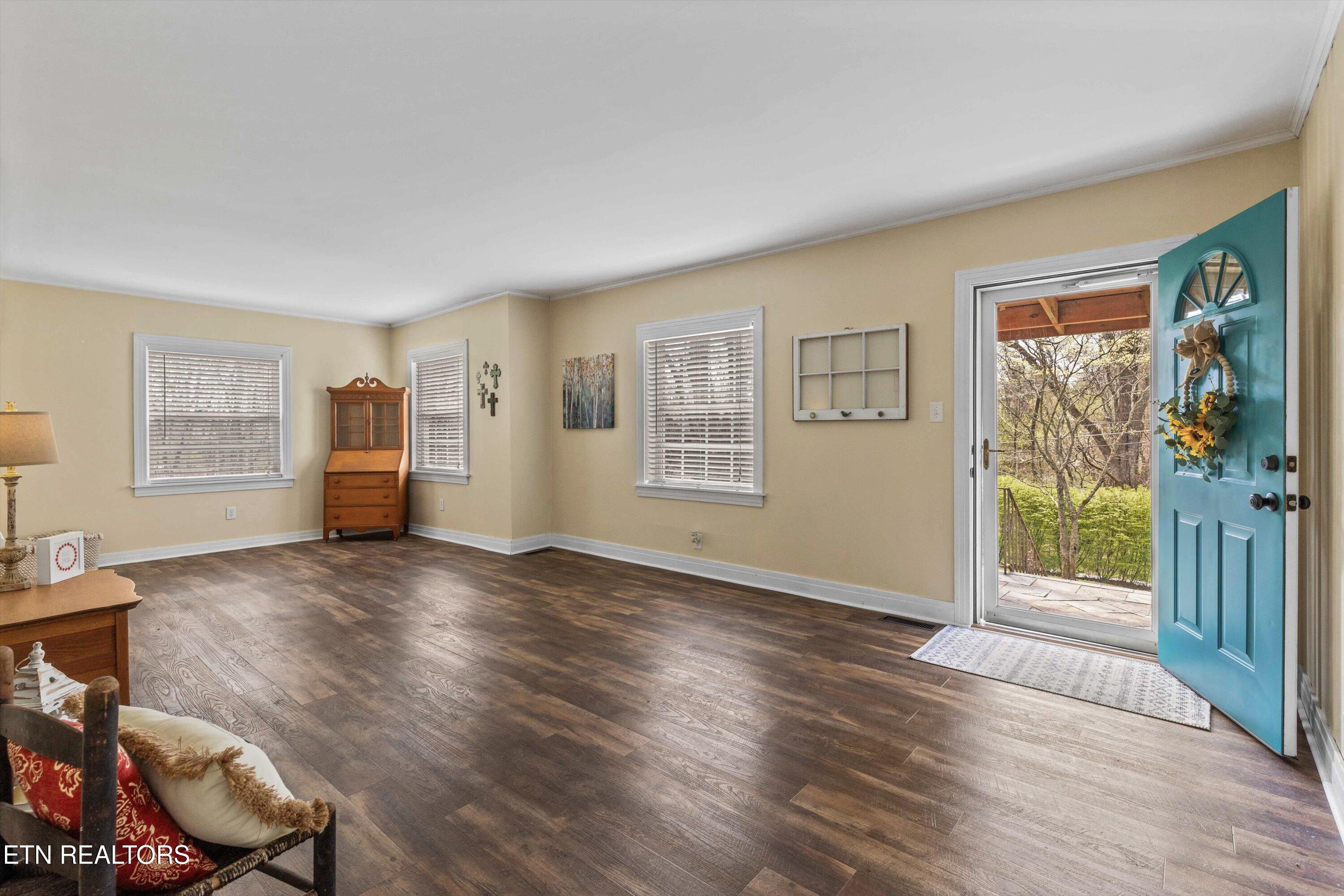 5702-5704 Wise Springs Road Knoxville, TN 37918 - Photo 4 of 36 04-5704 Wise Springs Rd19