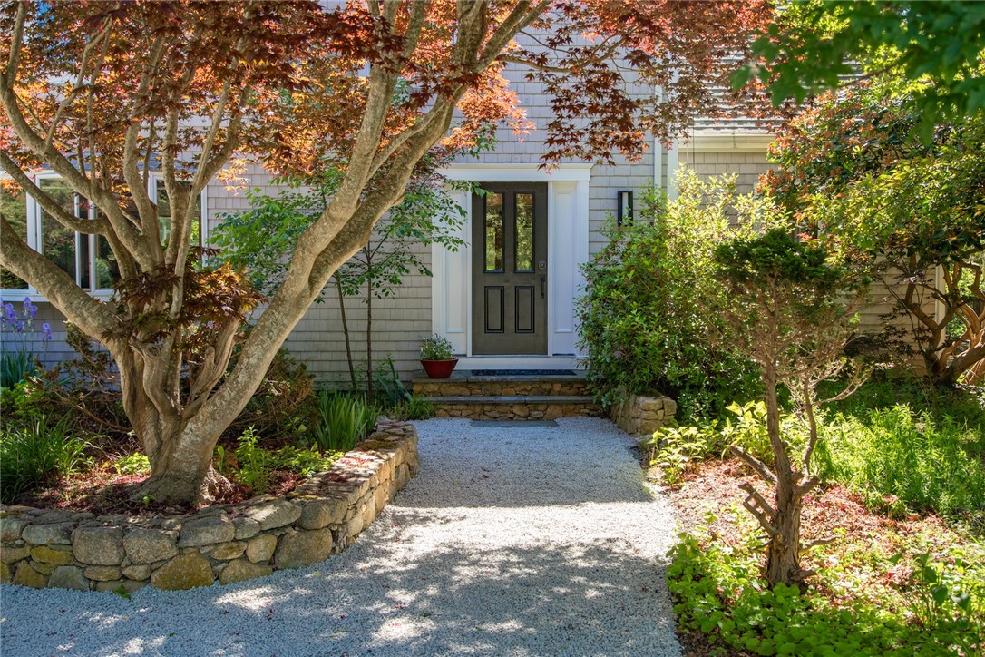 517 Lake Road Tiverton, RI 02878 - Photo 12 of 47