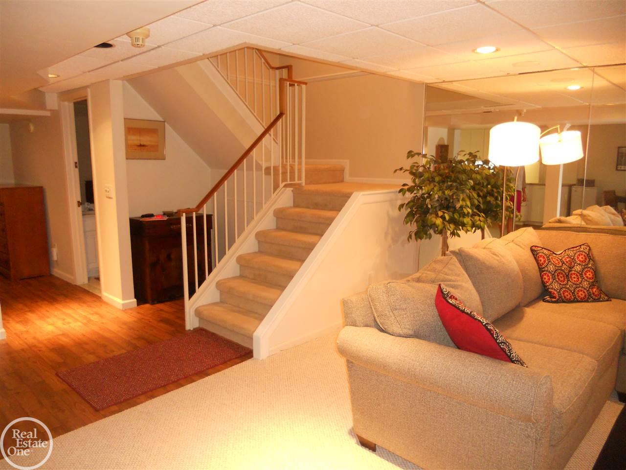 966 Golfview Court Rochester Hills, MI 48307 - Photo 24 of 35