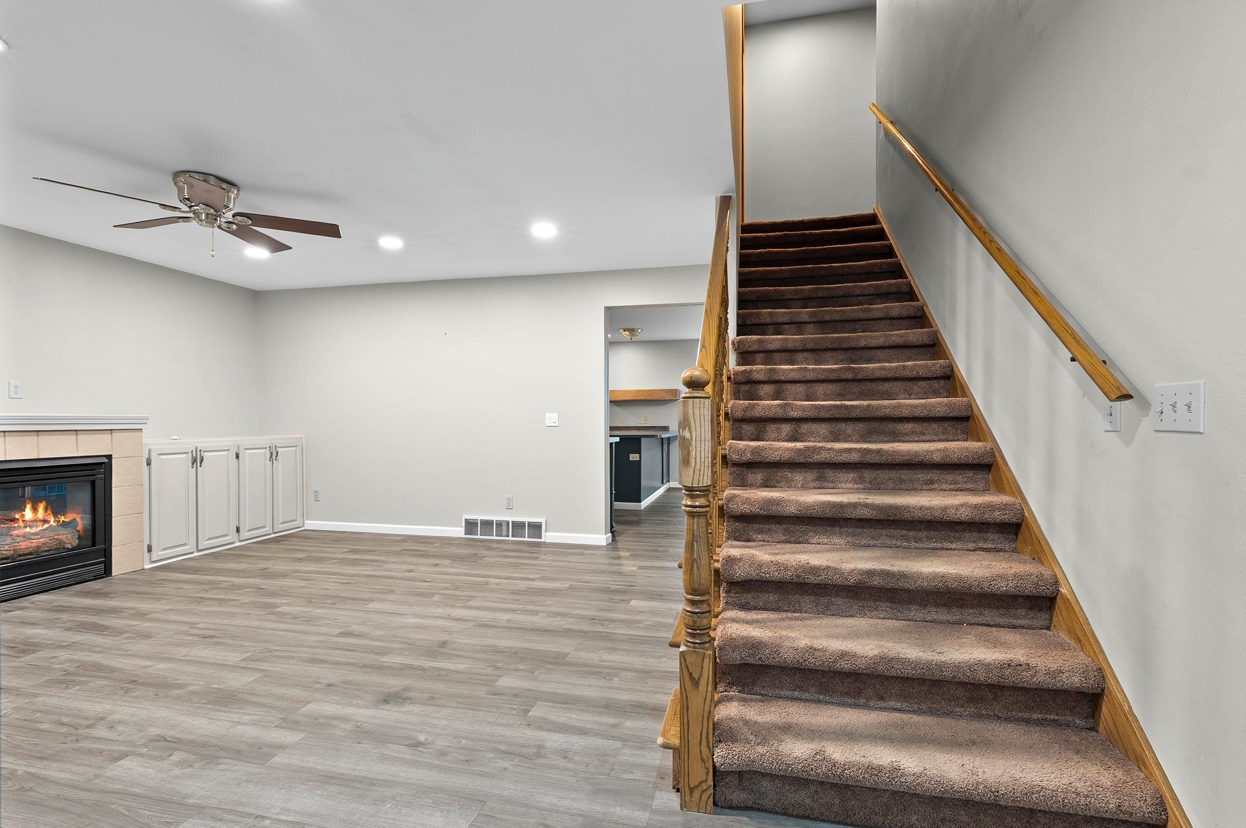 1023 West Ridgeview Drive Appleton, WI 54914 - Photo 4 of 71