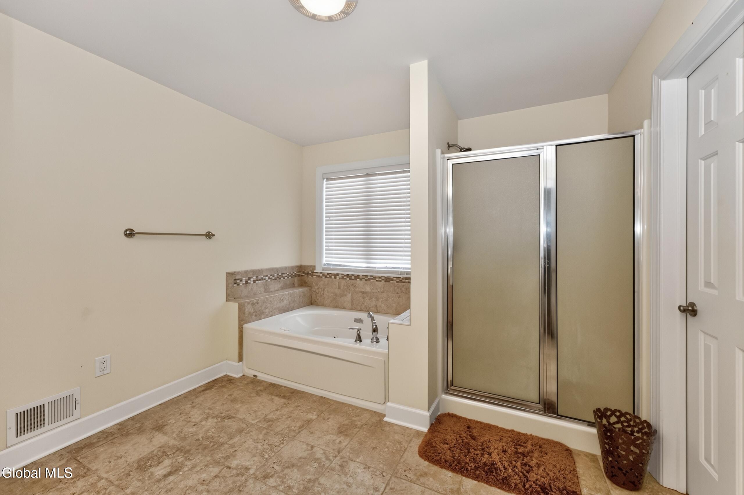 8 Peacham Road Colonie, NY 12189 - Photo 34 of 52 9 Master 4