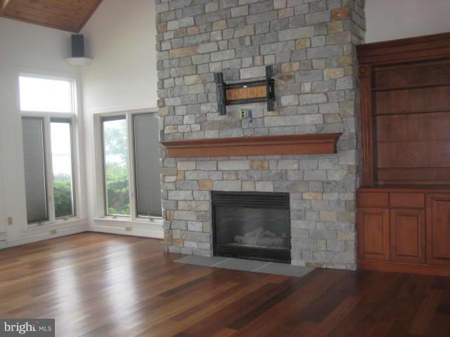 2880 Cox Neck Road Chester, MD 21619 - Photo 7 of 26 Living Room