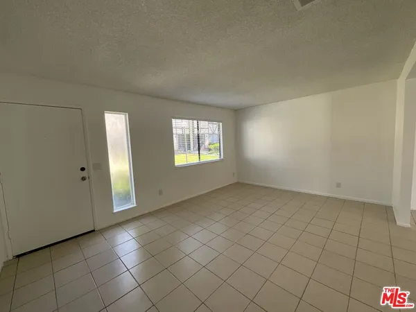 $2,495 | 142 East Merrill Avenue, Rialto, CA 92376