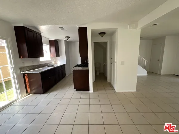 $2,495 | 142 East Merrill Avenue, Rialto, CA 92376