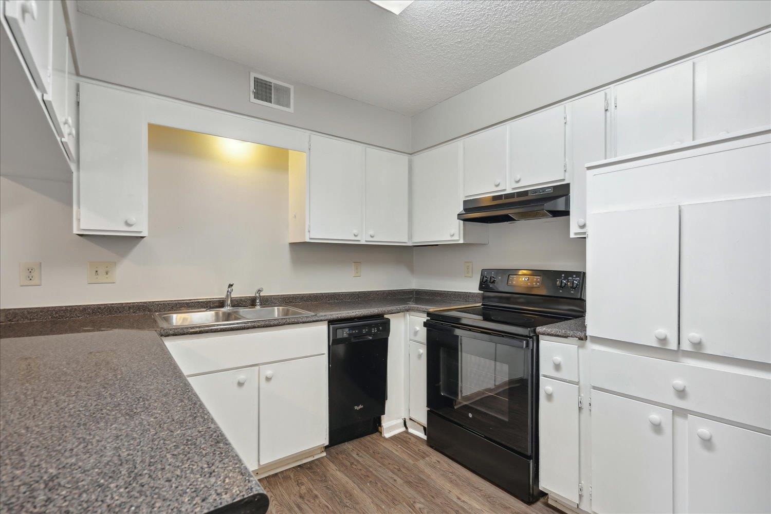 6105 Shade Tree Drive Bartlett, TN 38134 - Photo 13 of 35