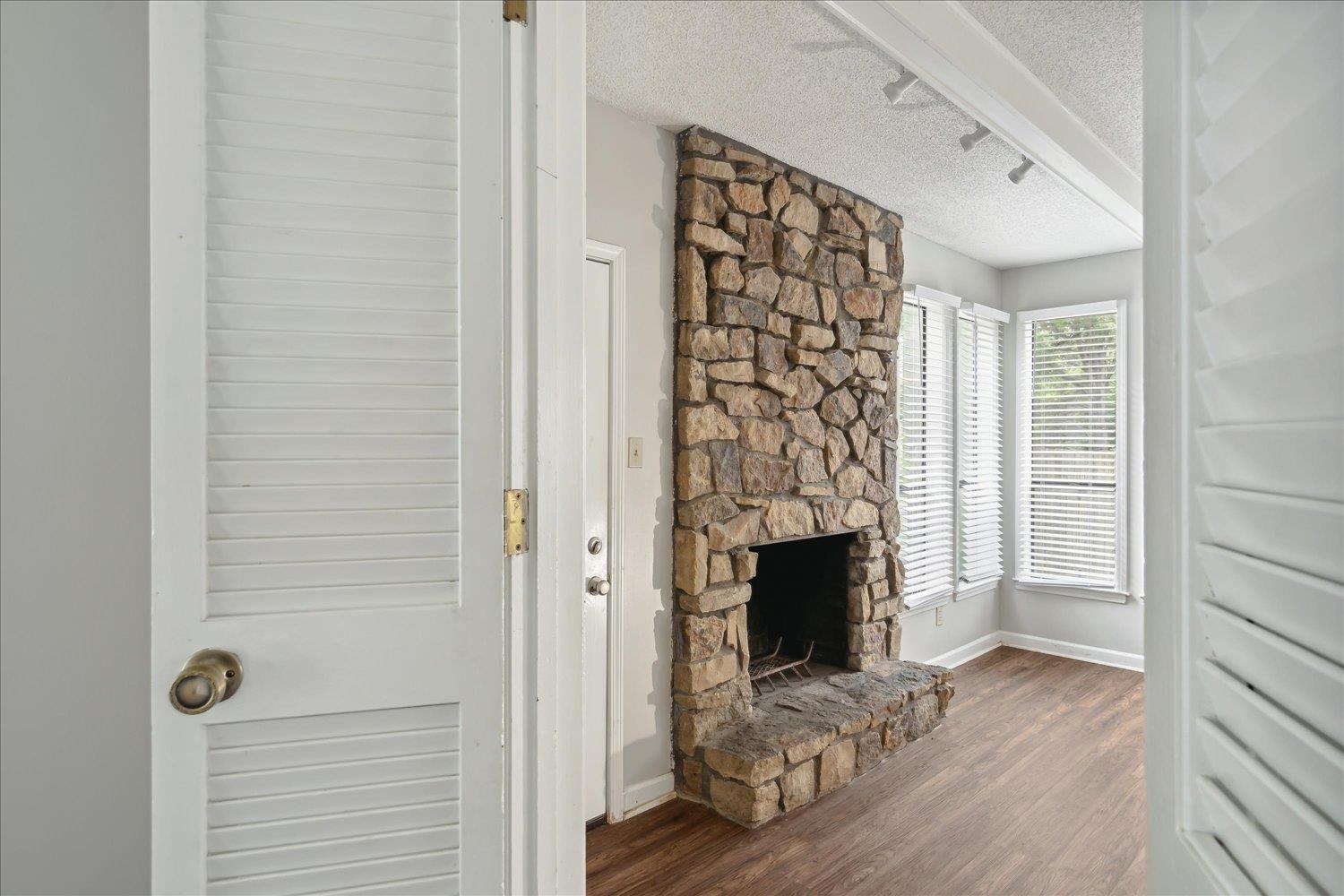 6105 Shade Tree Drive Bartlett, TN 38134 - Photo 9 of 35