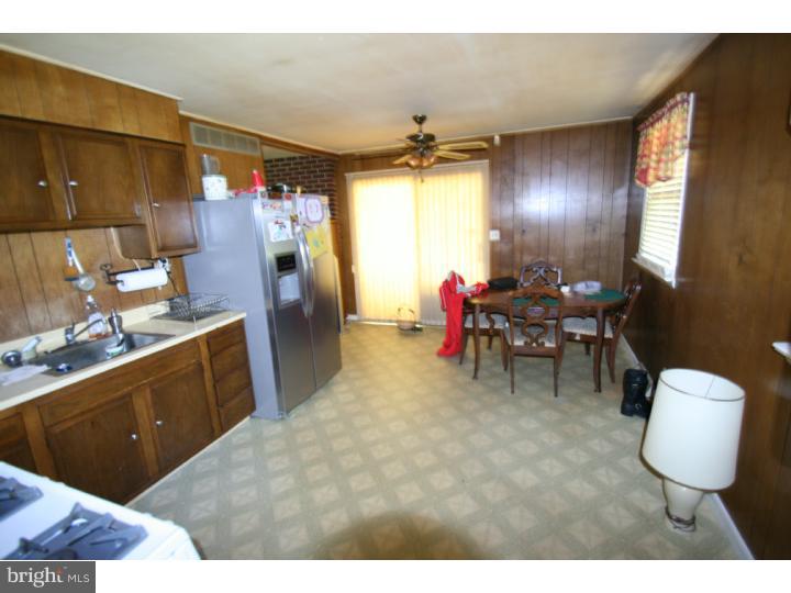 457 Three Bridge Road Newfield, NJ 08344 - Photo 4 of 9 Kitchen