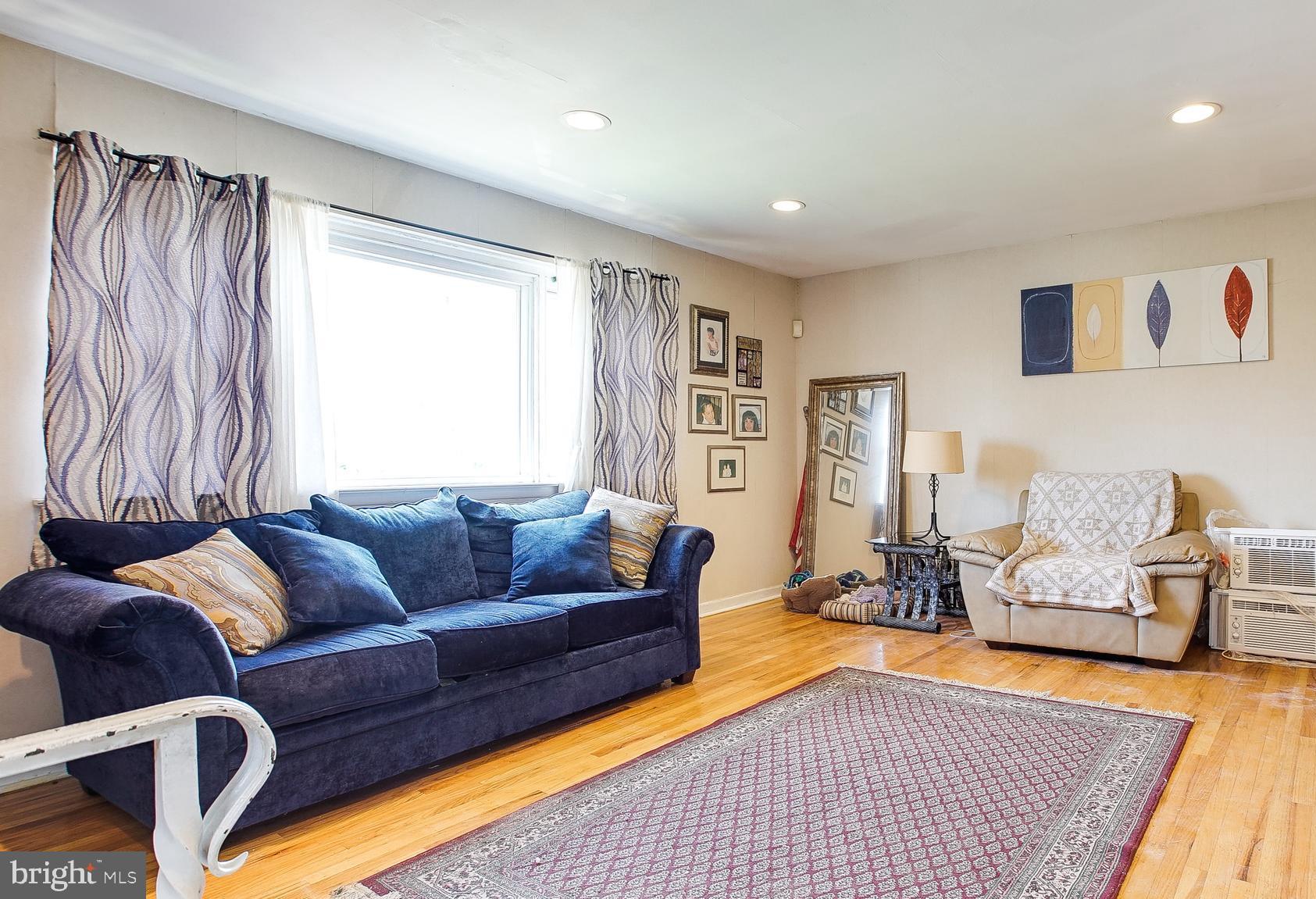 9205 Rising Sun Avenue Philadelphia, PA 19115 - Photo 4 of 18