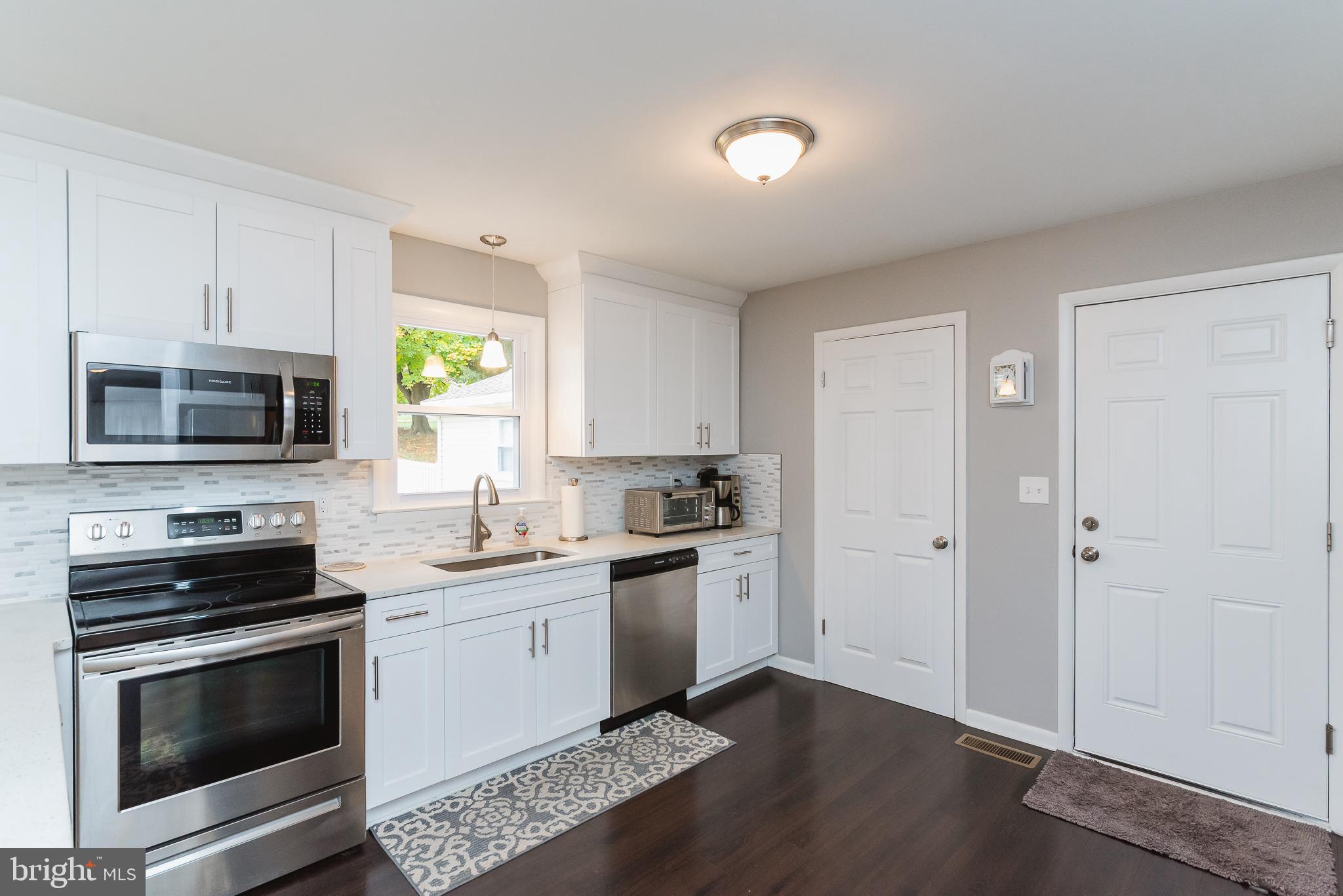 33 Valley View Drive Hanover, PA 17331 - Photo 11 of 65 Stainless appliance package