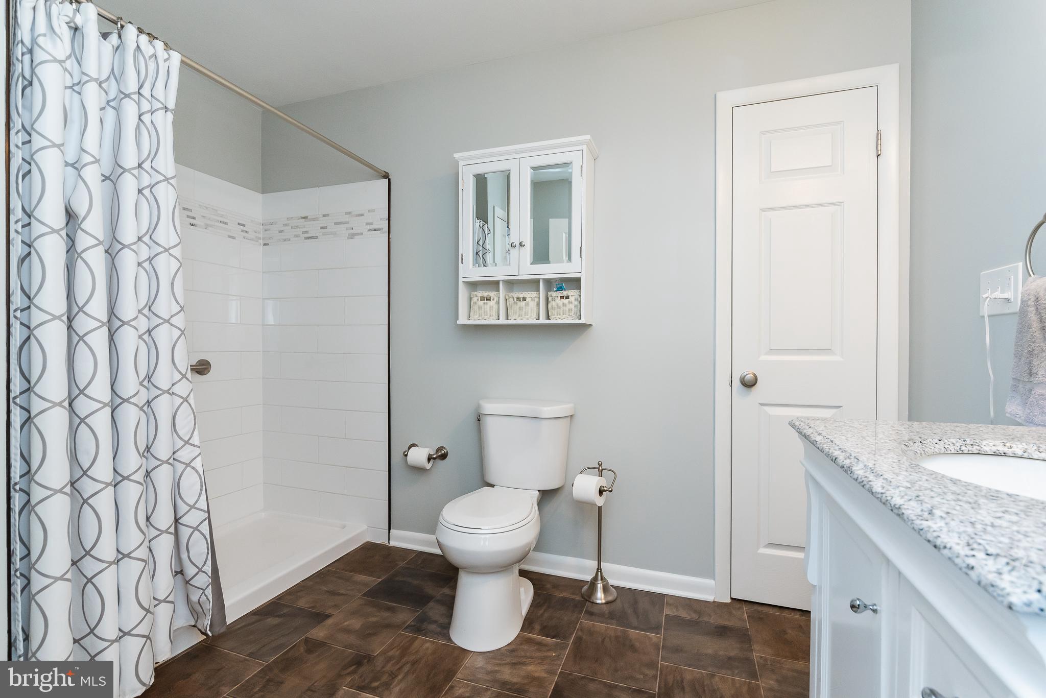 33 Valley View Drive Hanover, PA 17331 - Photo 29 of 65 Primary bath