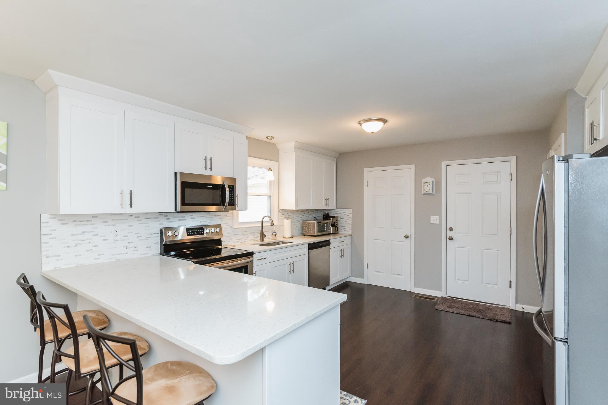 33 Valley View Drive Hanover, PA 17331 - Photo 9 of 65 Beautifully updated Kitchen
