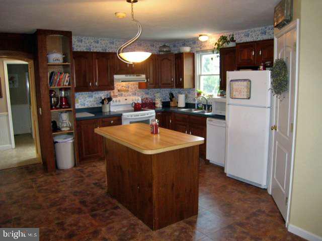 24 Carriage Road Palmyra, PA 17078 - Photo 7 of 12 Gallery Image 7