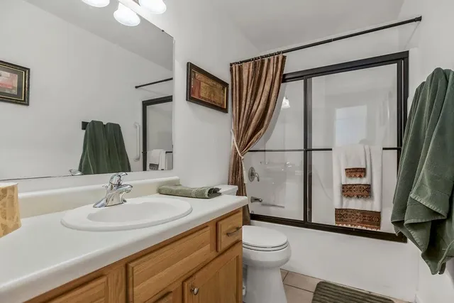 $260,000 | 2085 Country View Court, Tonganoxie, KS 66086