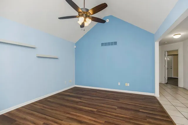 $260,000 | 2085 Country View Court, Tonganoxie, KS 66086