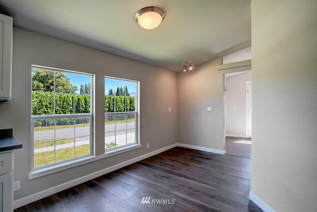 24590 Wicker Road Sedro-Woolley, WA 98284 - Photo 8 of 17 Gallery Image 8