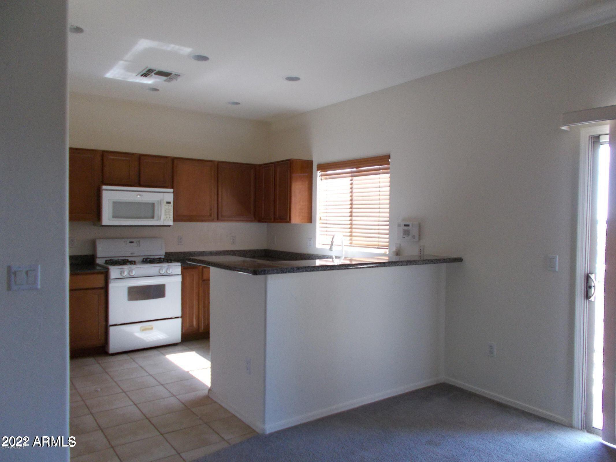 1035 South Limestone Street Benson, AZ 85602 - Photo 3 of 16 20210329141154125265000000-o