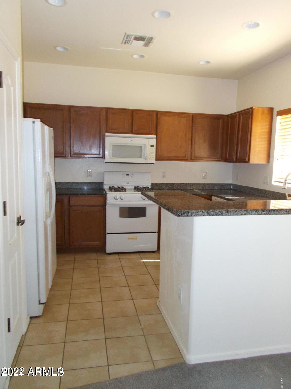 1035 South Limestone Street Benson, AZ 85602 - Photo 4 of 16 20210329141156956323000000-o