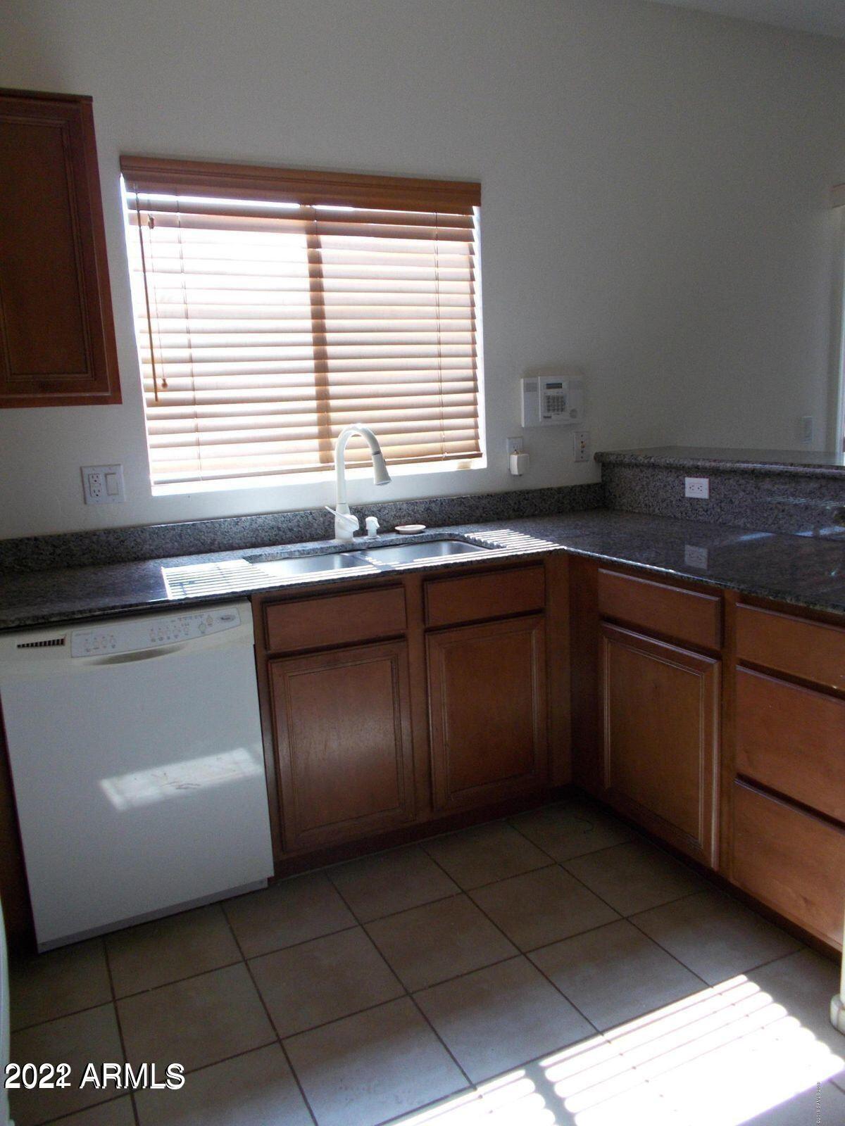 1035 South Limestone Street Benson, AZ 85602 - Photo 5 of 16 20210329141159908812000000-o
