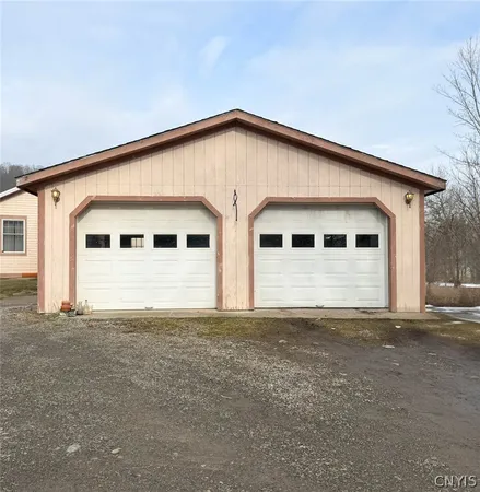 $305,000 | 1815 School Street, Brookfield, NY 13364
