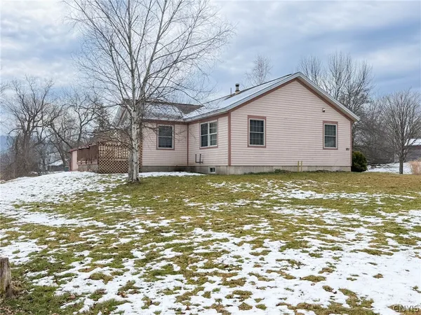 $305,000 | 1815 School Street, Brookfield, NY 13364