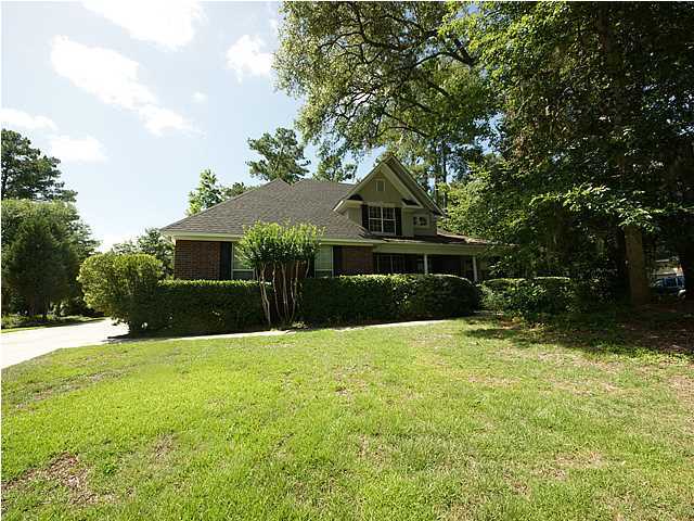 312 Clubview Road Summerville, SC 29485 - Photo 1 of 24 Primary Photo