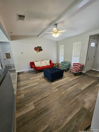 $1,595 | 5814 Cliffmont Drive, San Antonio, TX 78250