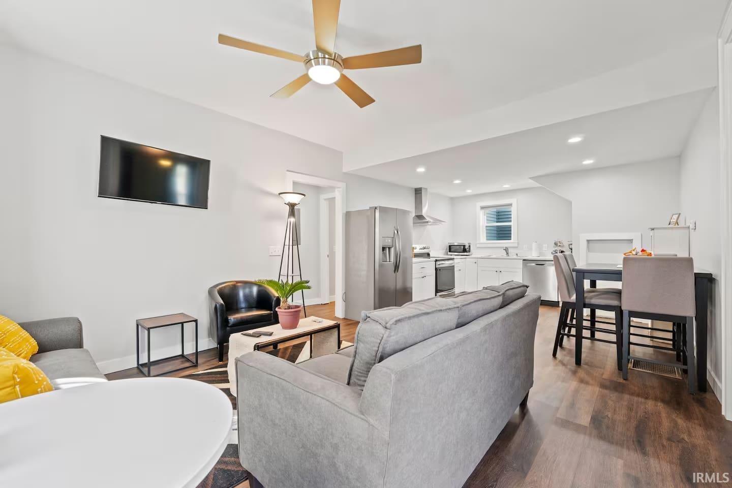 1206 Fairfield Avenue Fort Wayne, IN 46802 - Photo 13 of 34