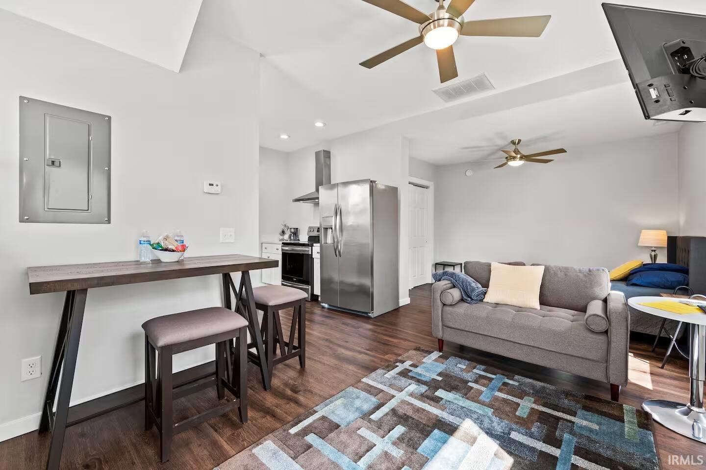 1206 Fairfield Avenue Fort Wayne, IN 46802 - Photo 5 of 34