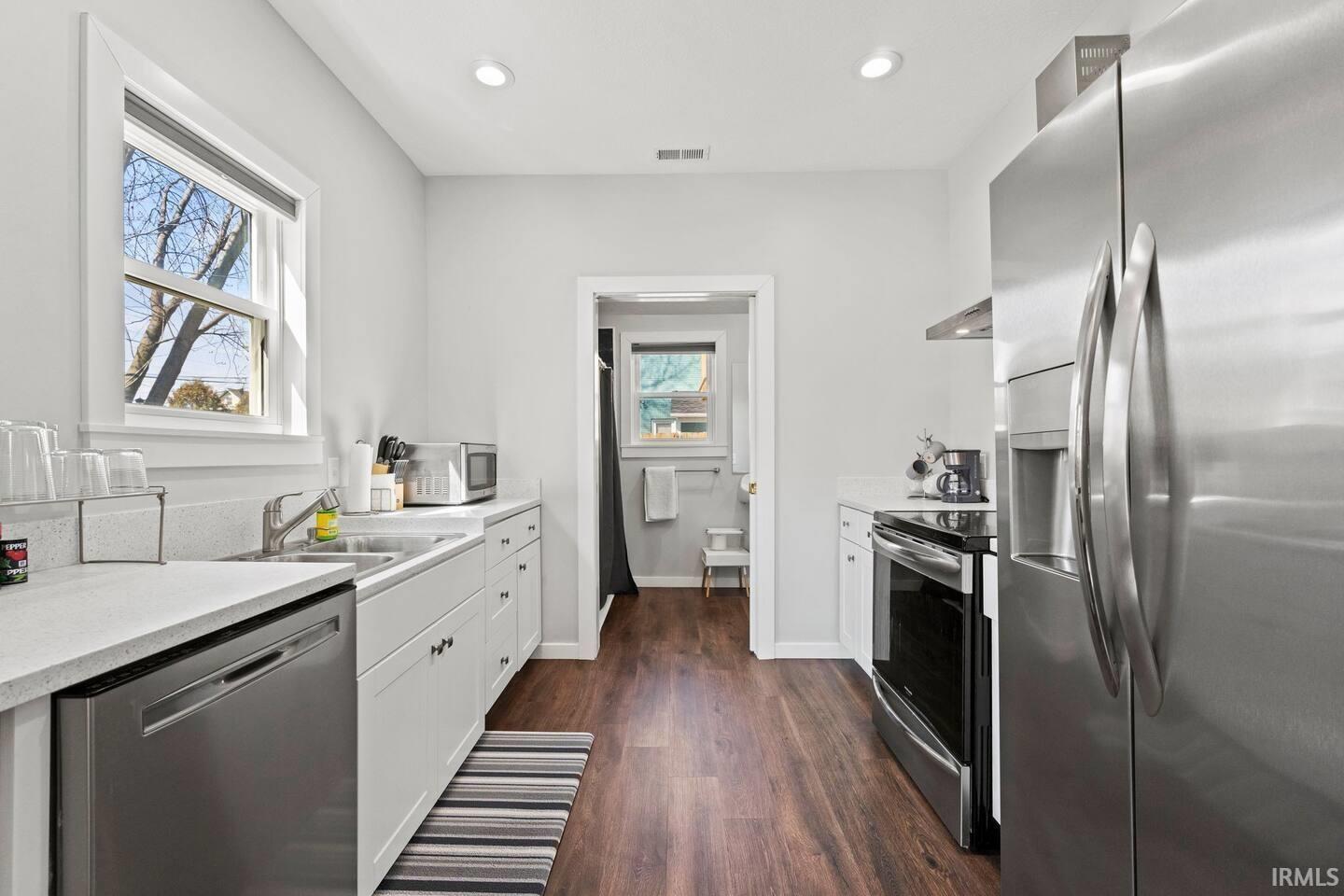 1206 Fairfield Avenue Fort Wayne, IN 46802 - Photo 8 of 34