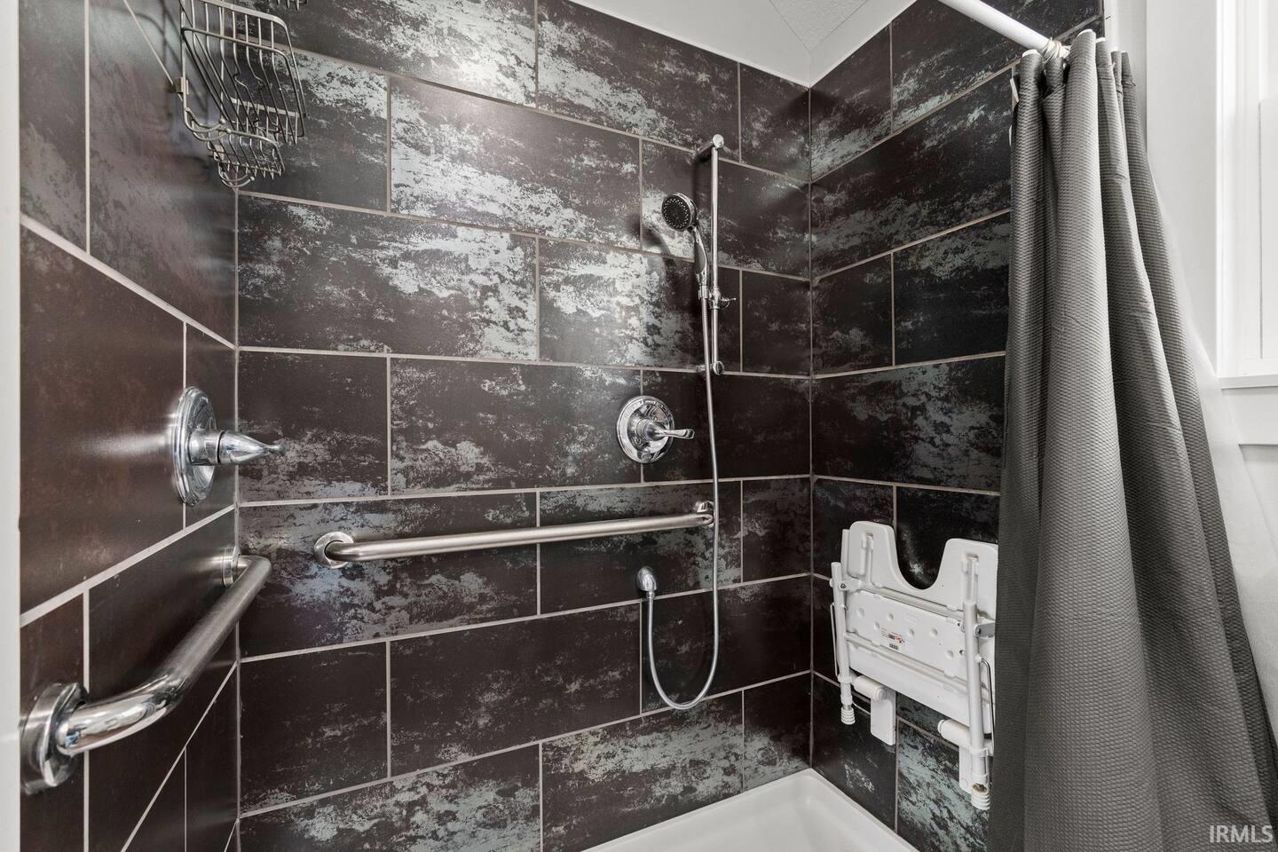 1206 Fairfield Avenue Fort Wayne, IN 46802 - Photo 9 of 34