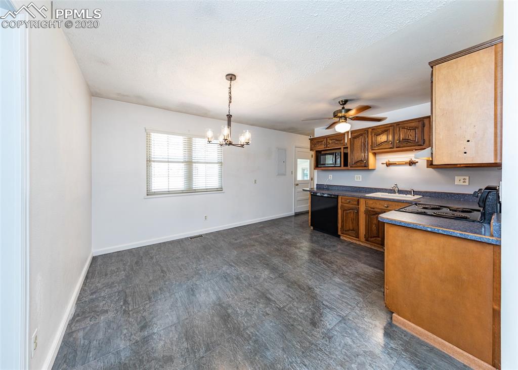 1805 Couch Place Colorado Springs, CO 80911 - Photo 7 of 34