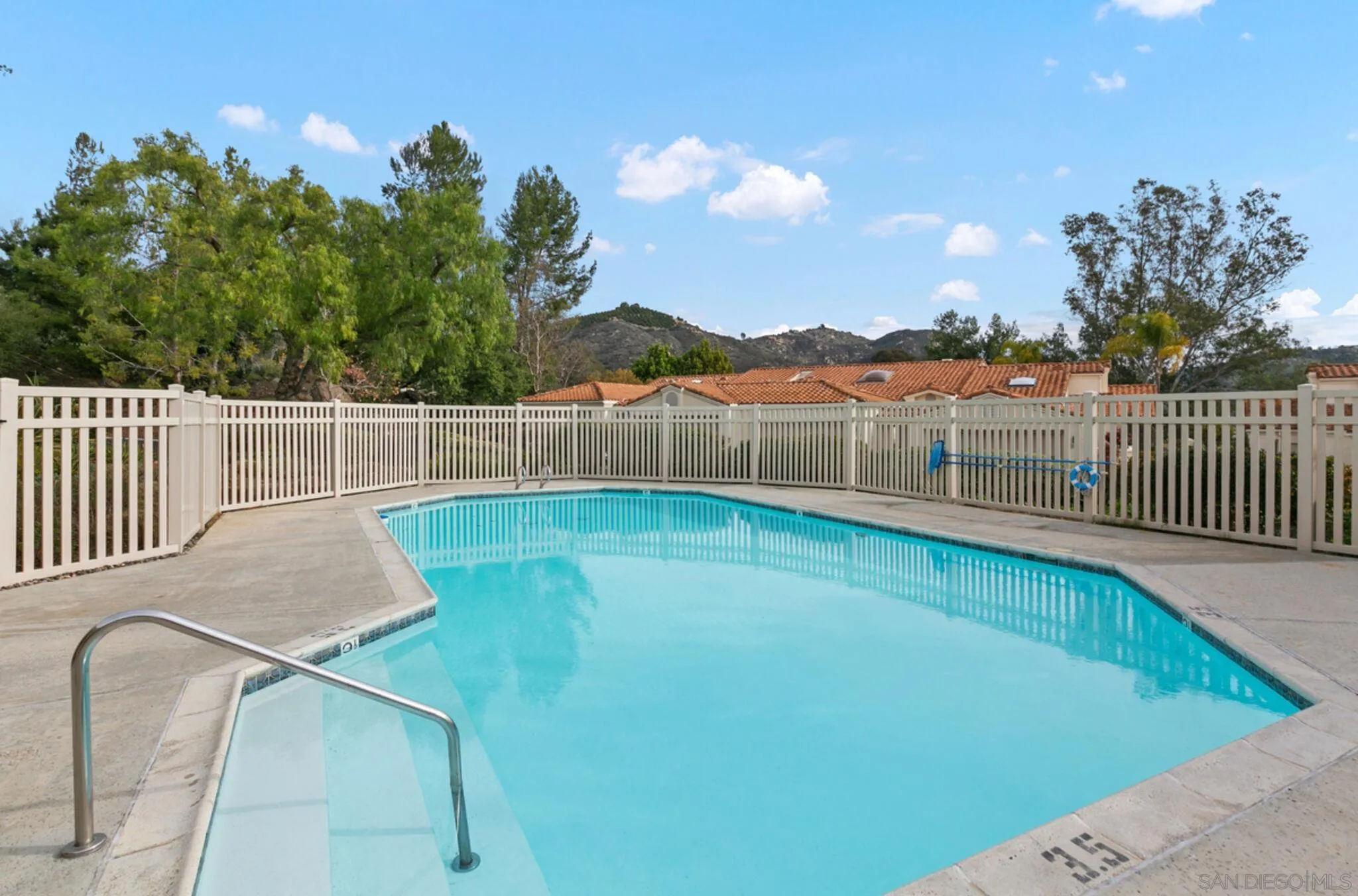 9018 Circle R Oaks Lane Escondido, CA 92026 - Photo 34 of 34 a view of a terrace
