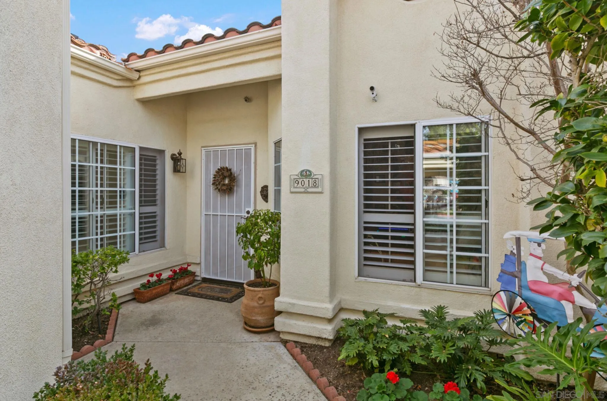 9018 Circle R Oaks Lane Escondido, CA 92026 - Photo 10 of 34 front view of a house