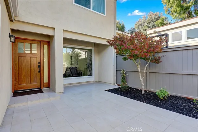 $1,499,000 | 7012 Little Harbor Drive, Huntington Beach, CA 92648