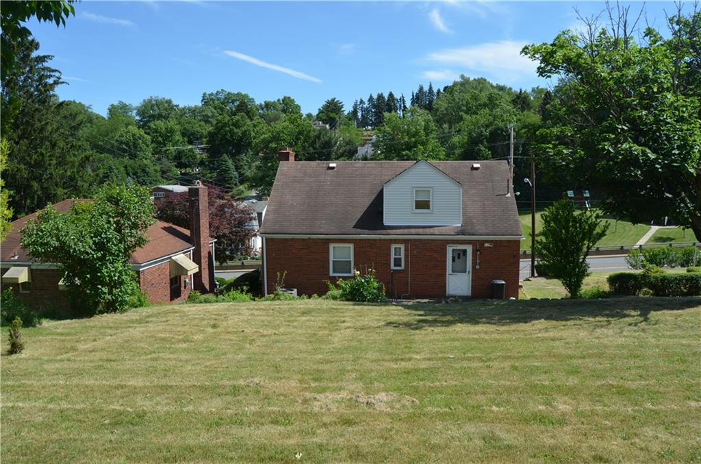 1033 Connor Road Castle Shannon, PA 15234 - Photo 3 of 15 Gallery Image 3