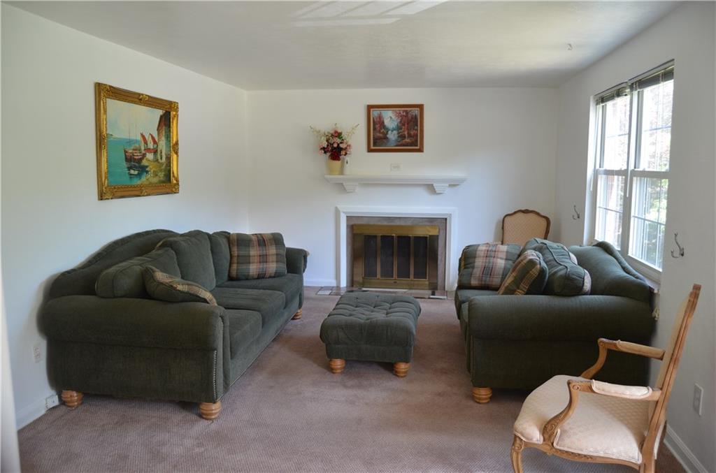 1033 Connor Road Castle Shannon, PA 15234 - Photo 5 of 15 Gallery Image 5