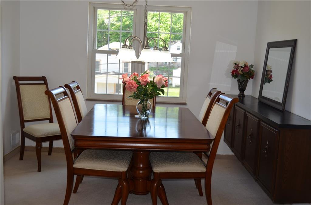 1033 Connor Road Castle Shannon, PA 15234 - Photo 6 of 15 Gallery Image 6