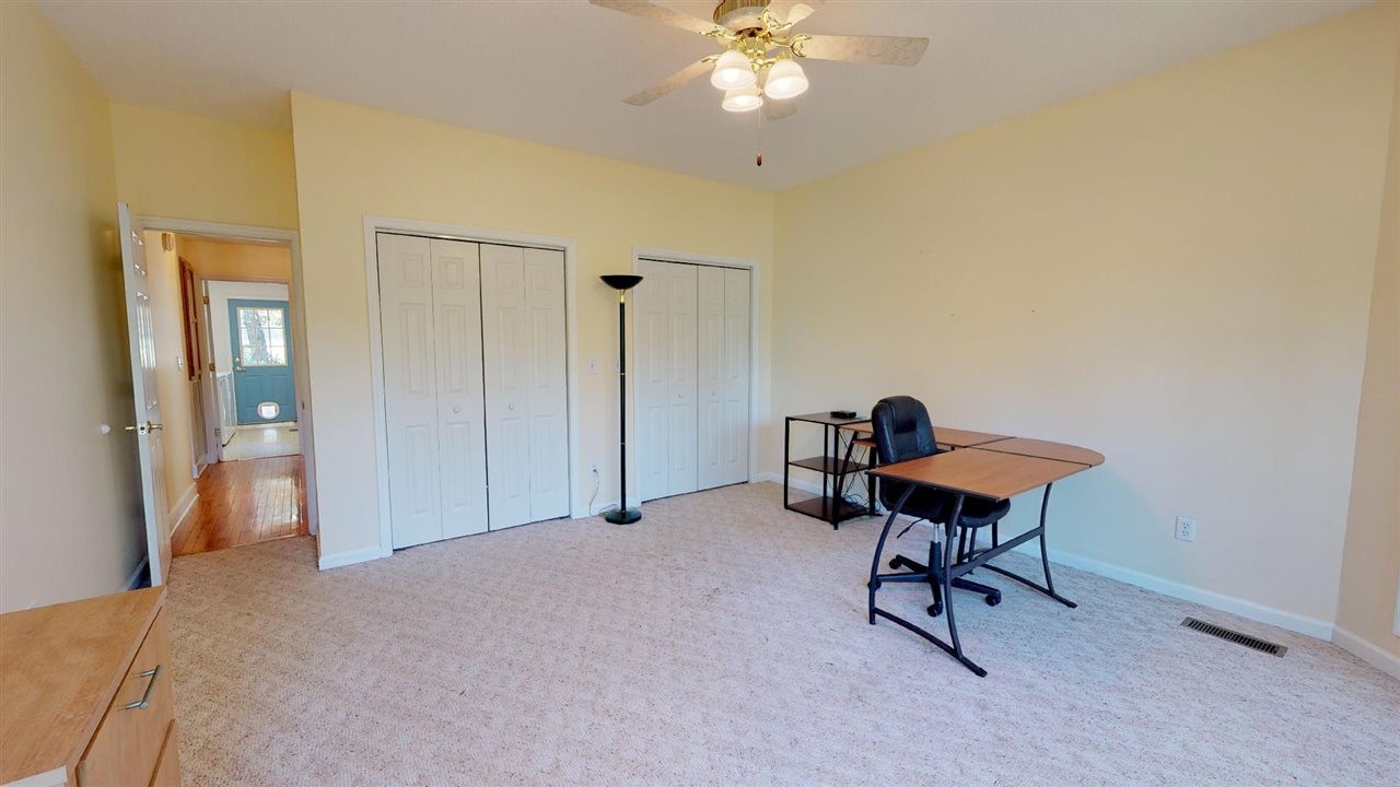 2286 Old Federal Road Ocoee, TN 37361 - Photo 27 of 56 a workspace with a table and a chair