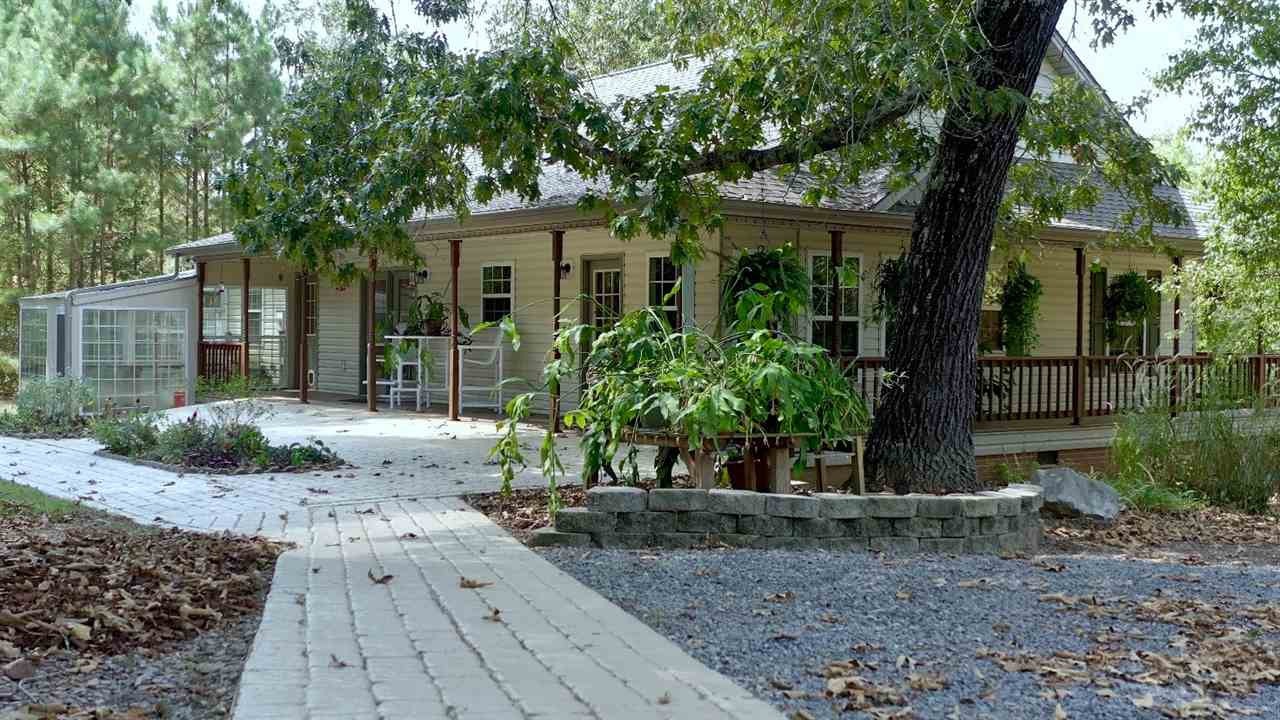 2286 Old Federal Road Ocoee, TN 37361 - Photo 36 of 56 a view of a house with a garden