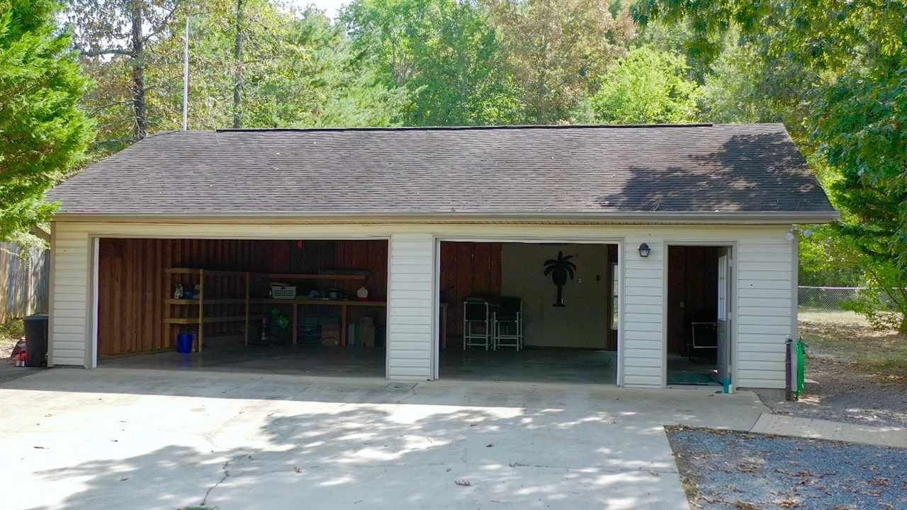 2286 Old Federal Road Ocoee, TN 37361 - Photo 40 of 56 a backyard of a house