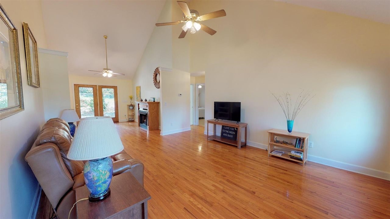 2286 Old Federal Road Ocoee, TN 37361 - Photo 8 of 56 a living room with furniture and a flat screen tv