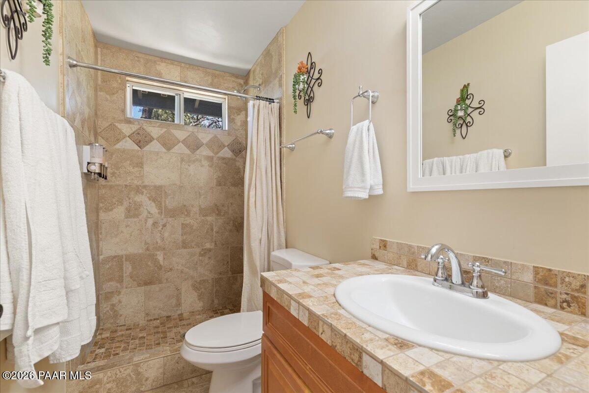 2040 Thumb Butte Road Prescott, AZ 86305 - Photo 21 of 38 Guest Bath