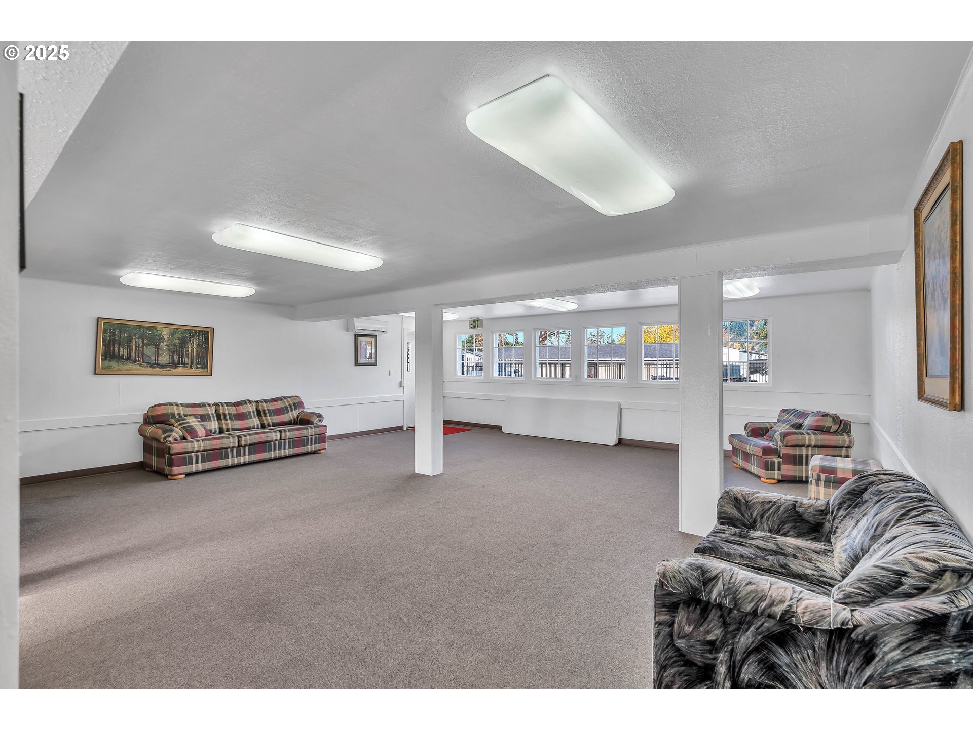 10701 Southeast Highway 212, Unit J3 Clackamas, OR 97015 - Photo 29 of 42 a view of livingroom with furniture
