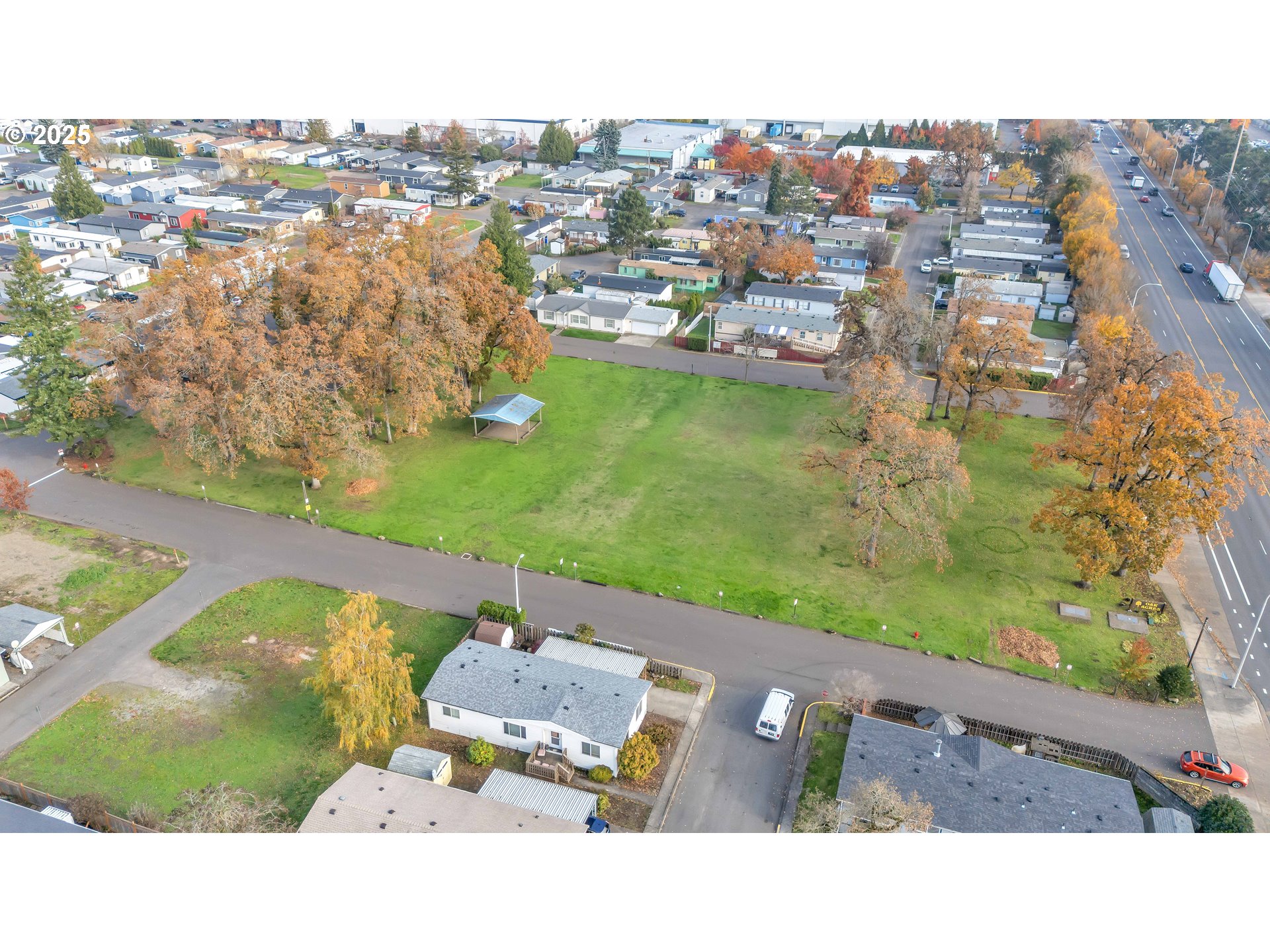 10701 Southeast Highway 212, Unit J3 Clackamas, OR 97015 - Photo 41 of 42 a picture of city view